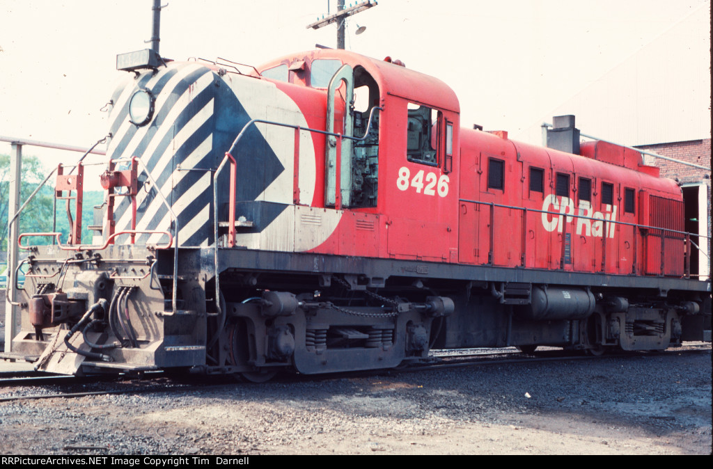 CP 8426 on loan to the D&H.